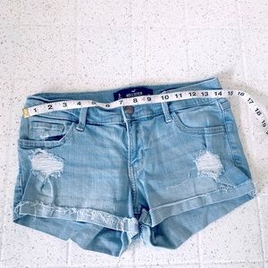 Hollister Shortie Low Rise Light Wash Frayed Cutoff Stretch Jean shorts size 3